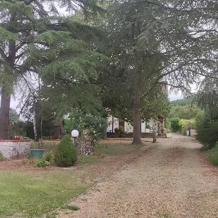 Le gîte de Poulas Couffy Extérieur photo