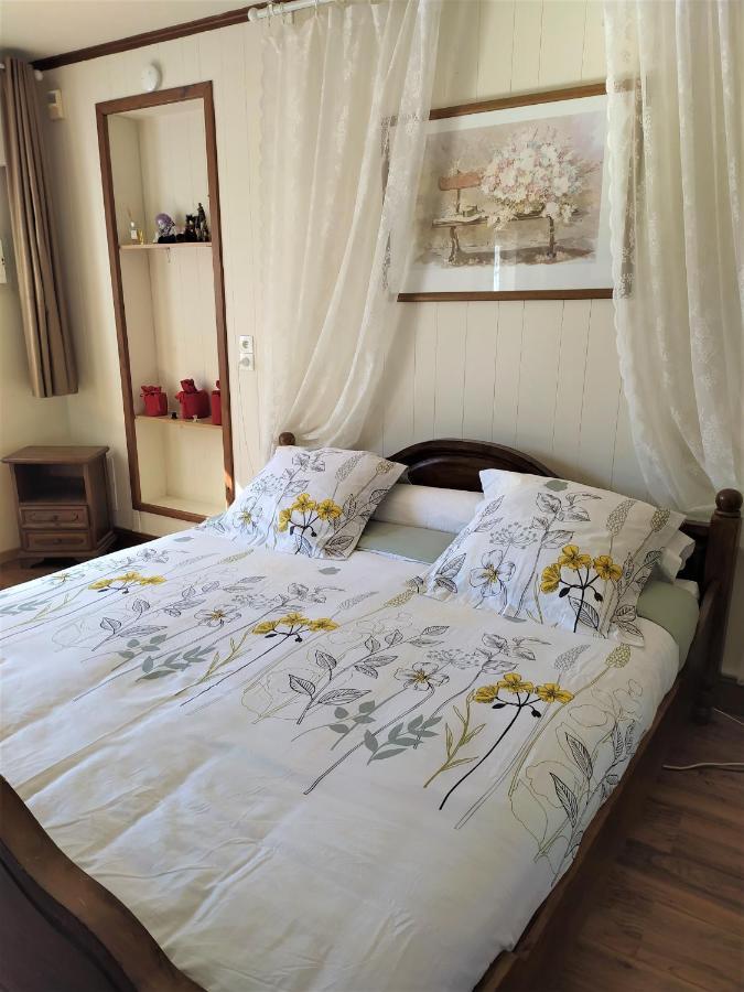 Le De Poulas Holiday home